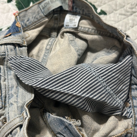 Levi Strauss  & Co. 527 - Picture 4 of 6